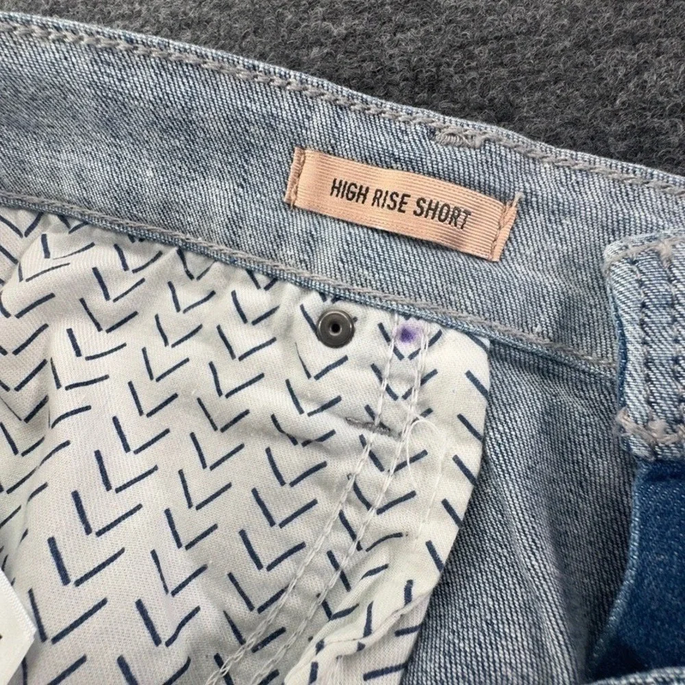 Ariat REAL Denim High Rise Distressed Frayed Jean Shorts Medium Wash Size 33 NEW
